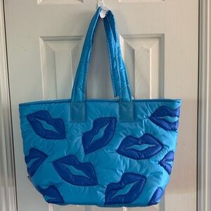 🦊👄🦊 WILDFOX LIPS QUILTED PINK PUFFY TOTE BAG  🦊👄🦊 NWT 🦊👄🦊